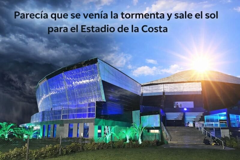 Tormenta y sol sobre el estadio (1)