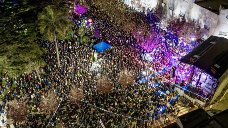 Entre récords, orgullo y algunas críticas: lo que dejó el posteo del intendente de Dolores sobre la Fiesta de la Torta Argentina
